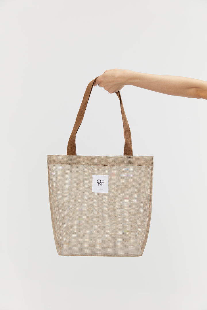 MESH TOTE BAG in Beige — alternate angle