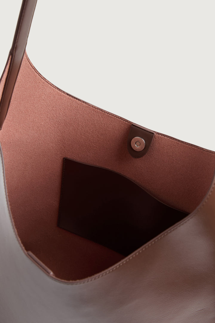 EVERYDAY SHOULDER BAG