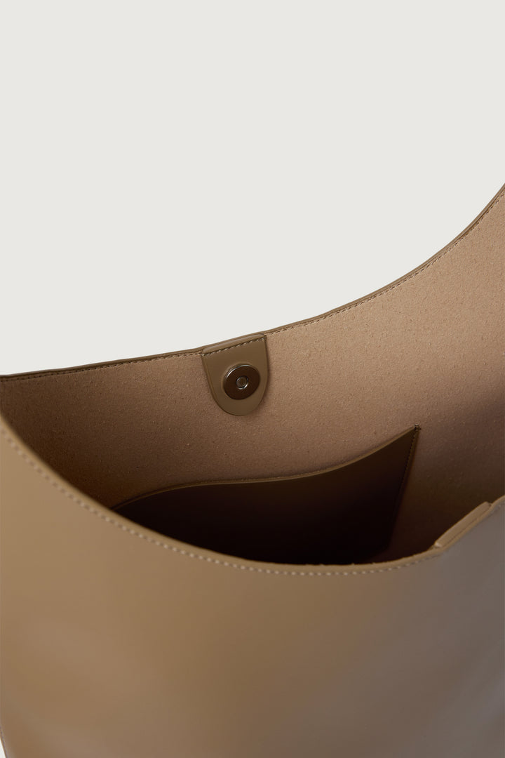 EVERYDAY SHOULDER BAG