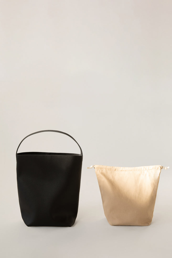 AMELIA LEATHER TOTE BAG in Black — alternate angle