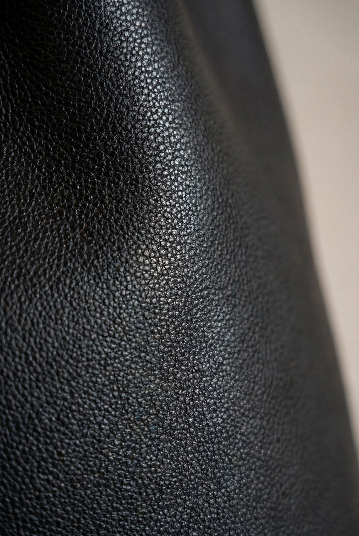NEW CITY TOTE BAG in Black — alternate angle