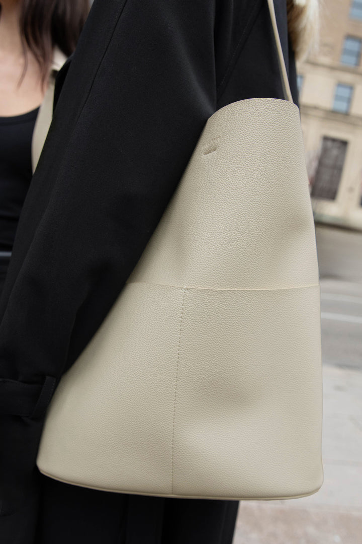 CITY TOTE BAG in Oatmeal — alternate angle