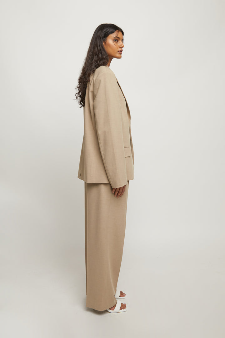 RELAXED FIT BLAZER in Smokey Taupe — alternate angle