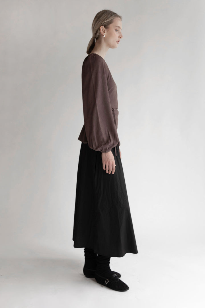 BALLOON SLEEVE TOP in Sparrow — alternate angle