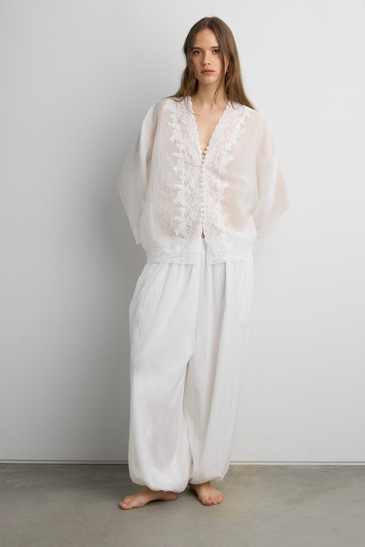 VINTAGE FLORAL LACE BLOUSE in White — alternate angle