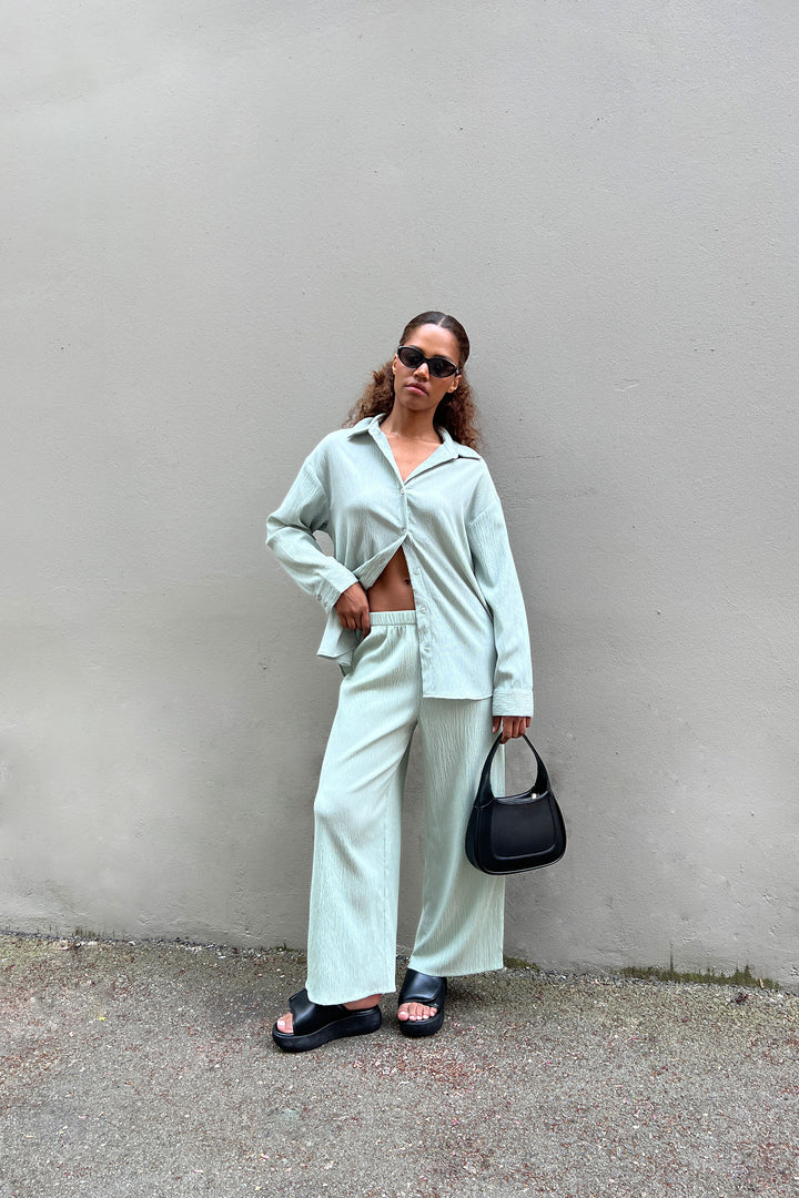 CRINKLE BUTTON UP in Aqua Grey — alternate angle