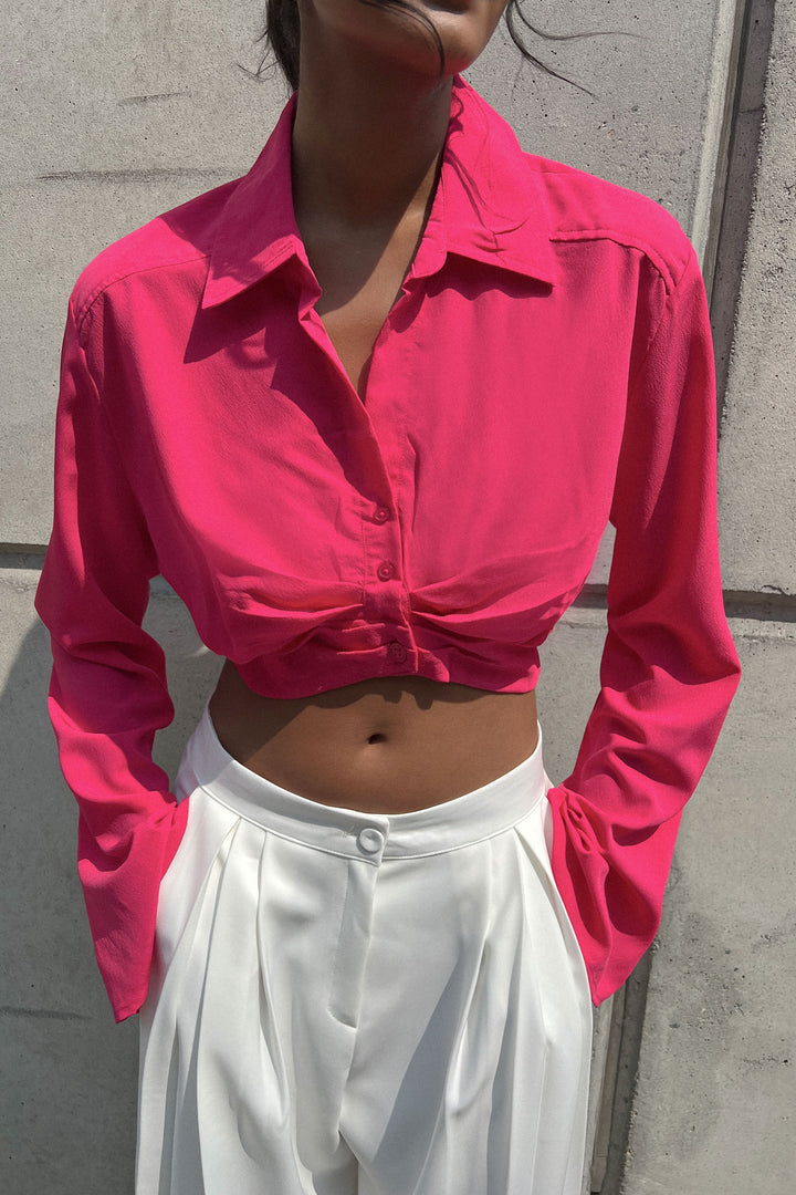 CROPPED TWIST FRONT TOP in Love Potion — alternate angle