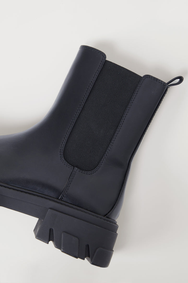 CHUNKY SOLE CHELSEA BOOT in Black — alternate angle
