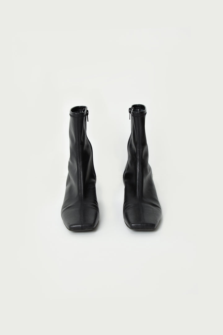 GLOVE BOOT in Black — alternate angle
