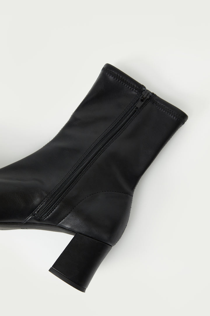 GLOVE BOOT in Black — alternate angle
