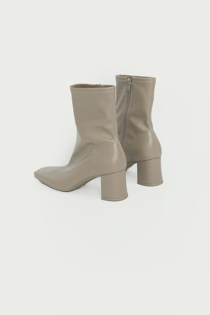GLOVE BOOT in Taupe — alternate angle