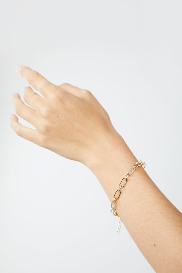 CABLE CHAIN BRACELET in Gold — alternate angle