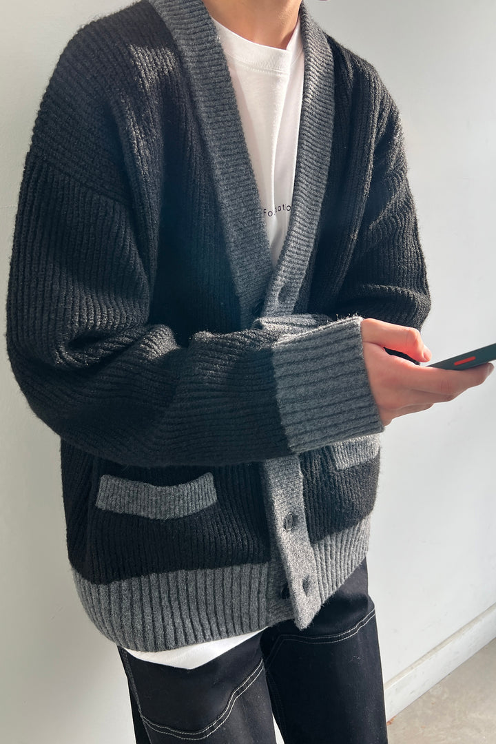 CONTRAST RIB BUTTON UP CARDIGAN in Black Heather Asphalt — alternate angle