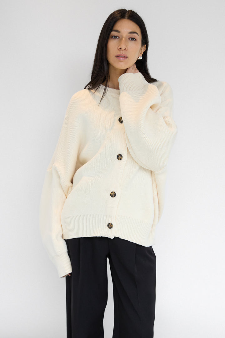 CHUNKY OVERSIZED KNIT SWEATER in Cream — alternate angle