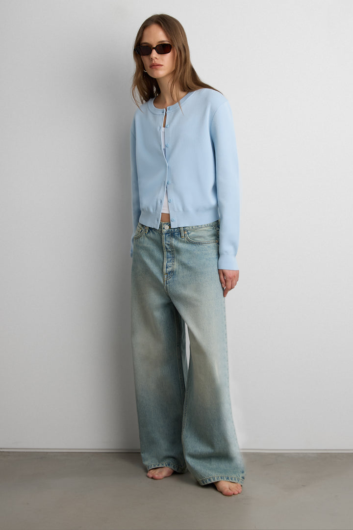 CLASSIC FIT CARDIGAN in Skyride — alternate angle