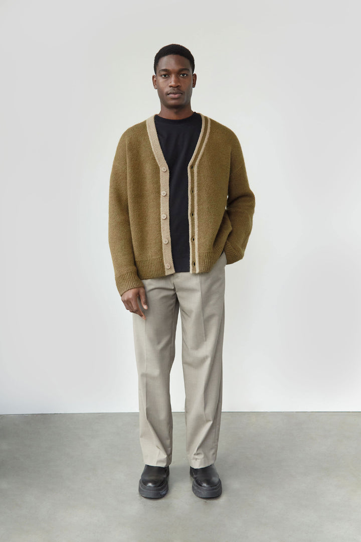 CHUNKY CARDIGAN in Beech Winter Twig — alternate angle