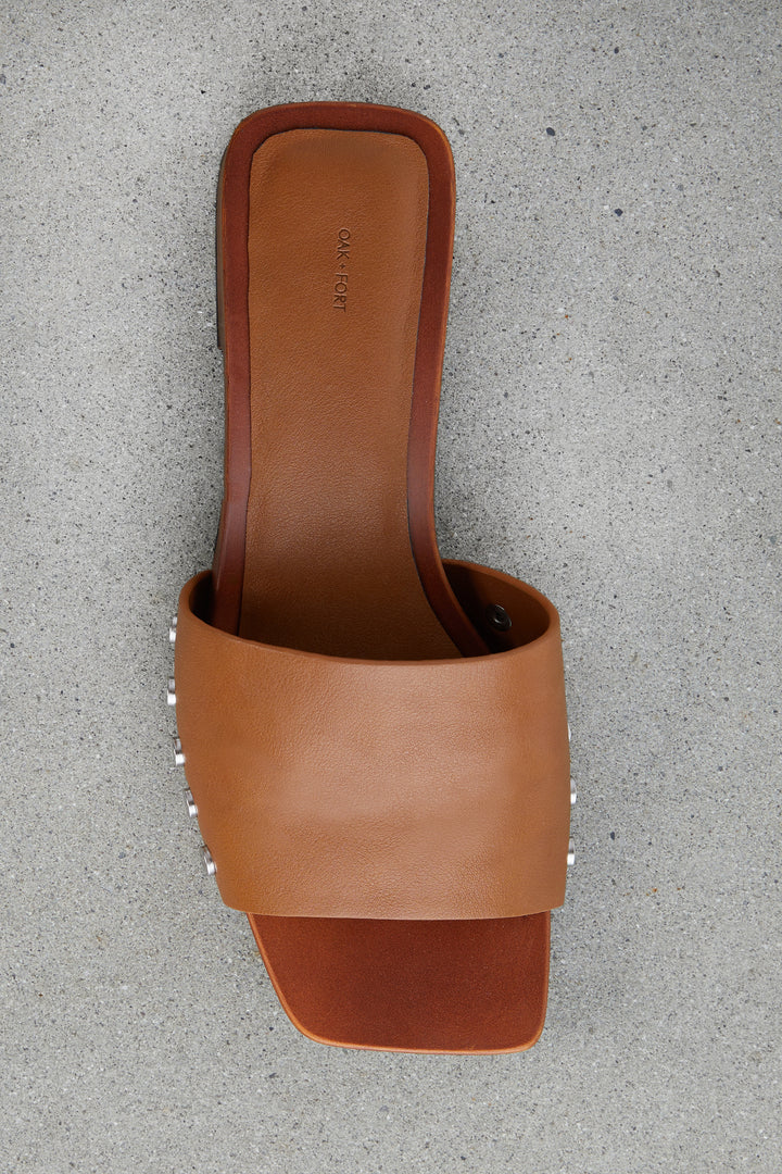 SQUARE TOE CLOG in Russet — alternate angle