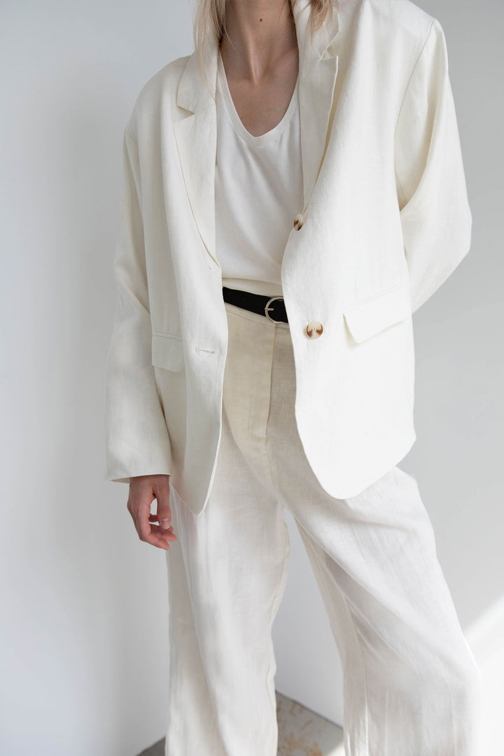 100% LINEN RELAXED FIT BLAZER in Cream — alternate angle