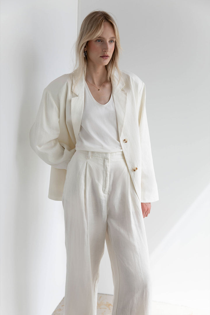 100% LINEN RELAXED FIT BLAZER in Cream — alternate angle