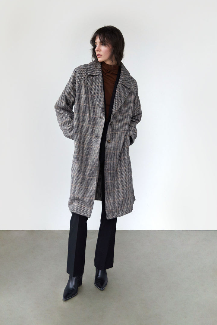 HOUNDSTOOTH COAT in Black Houndstooth — alternate angle