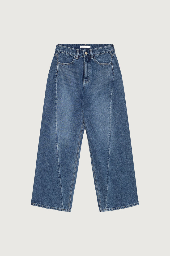SEAM LINED STRAIGHT LEG JEAN