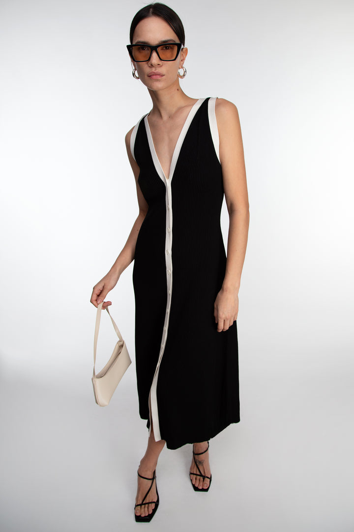 SLEEVELESS CONTRAST TRIM BUTTON FRONT MAXI DRESS in Black Cream — alternate angle