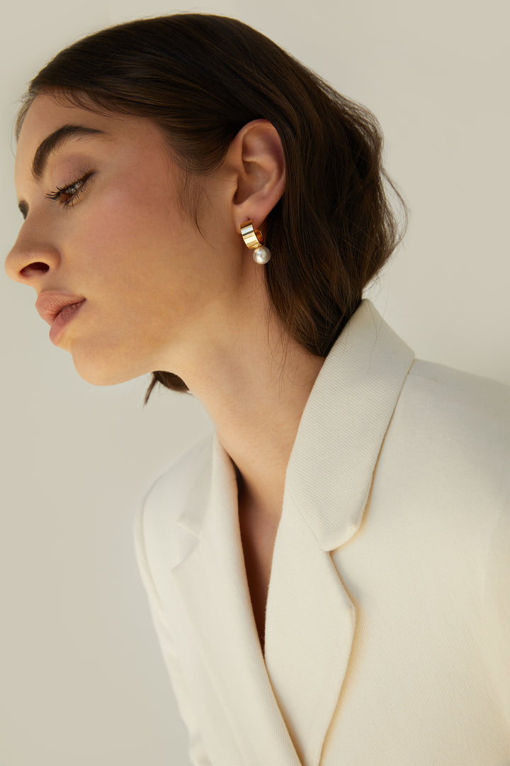 HOOP EARRING WITH PEARL in Gold — alternate angle