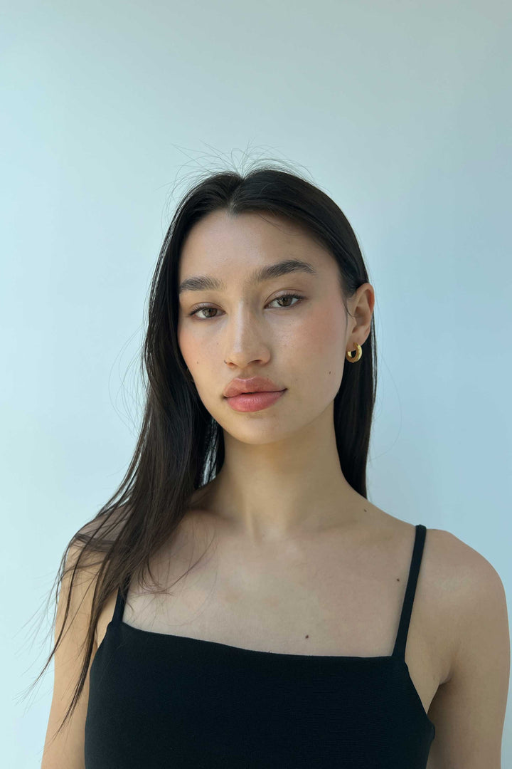 CHUNKY HOOPS in Gold — alternate angle