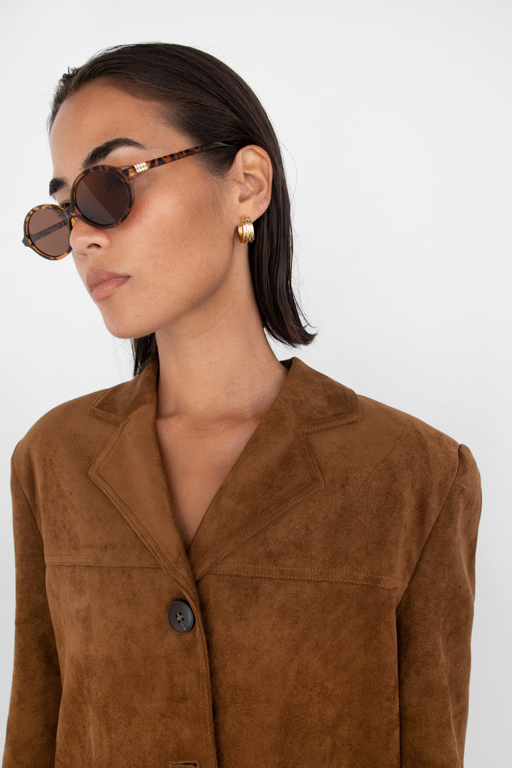 OVAL HOOPS in Gold — alternate angle