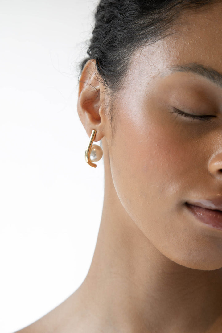 ABSTRACT PEARL EARRING in Gold — alternate angle