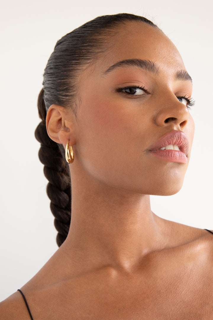 HOOP EARRING in Gold — alternate angle