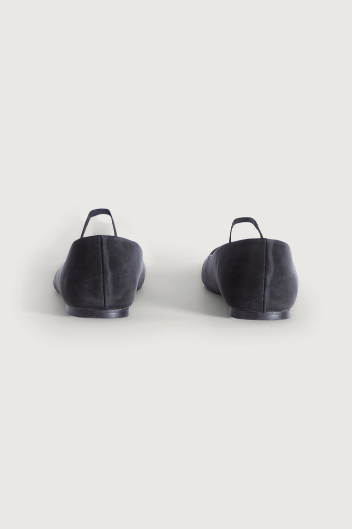 BALLET FLAT in Black — alternate angle