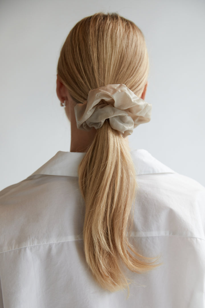 OVERSIZED HAIR TIE in Brown — alternate angle