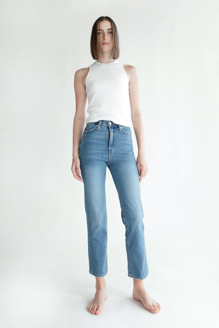 OAK ESSENTIAL STRAIGHT LEG HIGH-RISE JEAN