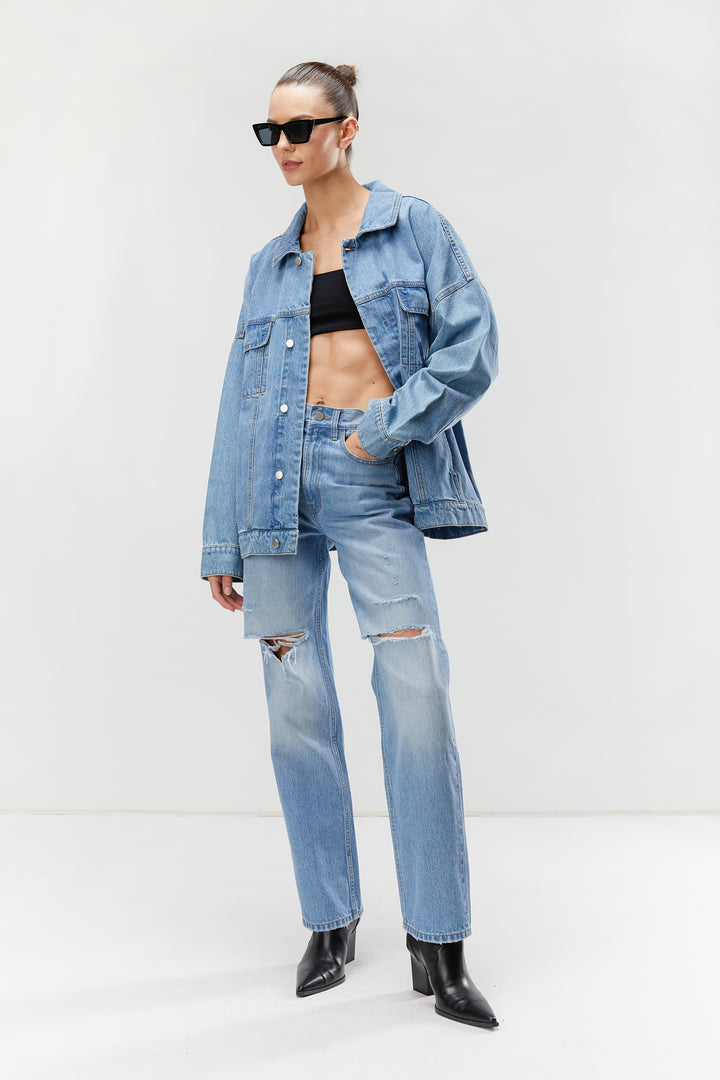 RELAXED RIPPED JEANS in Mid Light Vintage Wash — alternate angle