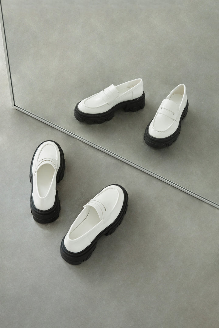 CHUNKY LOAFER in White — alternate angle