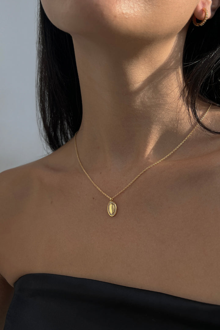 ROLO CHAIN NECKLACE WITH OVAL ZIRCONIA in Gold — alternate angle