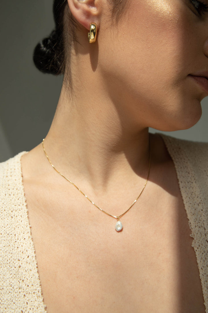 NATURAL PEARL PENDANT NECKLACE in Gold — alternate angle