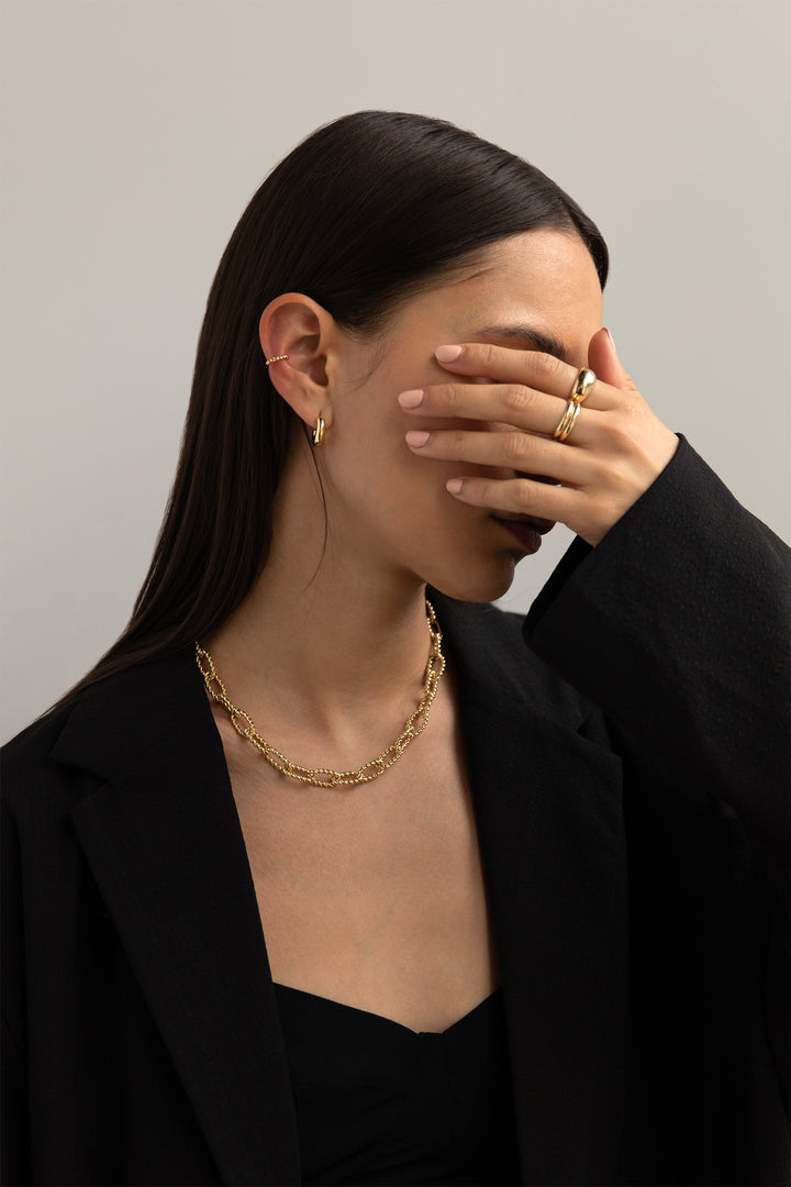 TWISTED LINK CHAIN NECKLACE in Gold — alternate angle