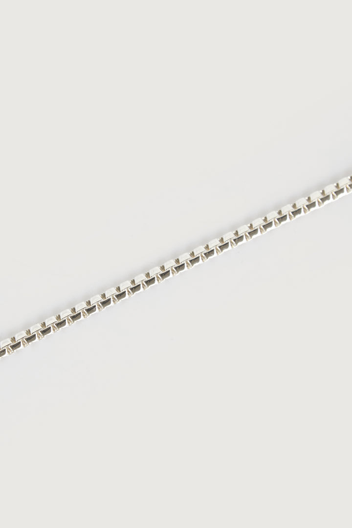 CURB CHAIN NECKLACE in Silver — alternate angle
