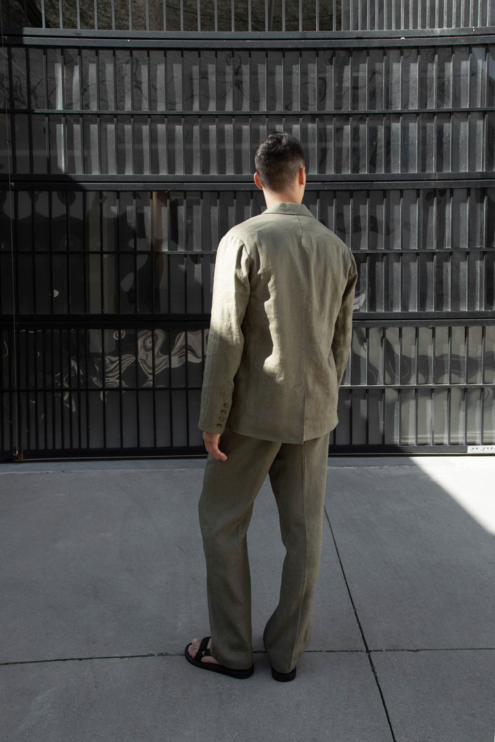 100% LINEN BLAZER in Burnt Olive — alternate angle