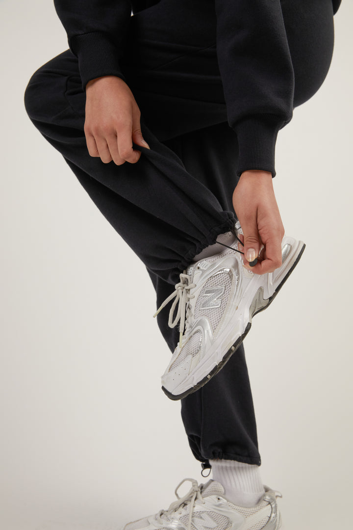 PARACHUTE PANT in Black — alternate angle