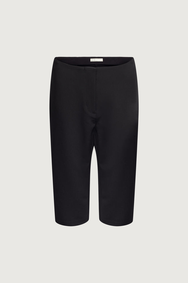 LOW-RISE CAPRI in Black — alternate angle