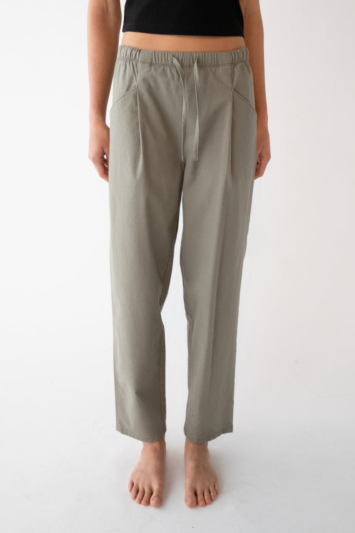 TAPERED PANT WITH DRAWSTRING WAIST in Vetiver — alternate angle