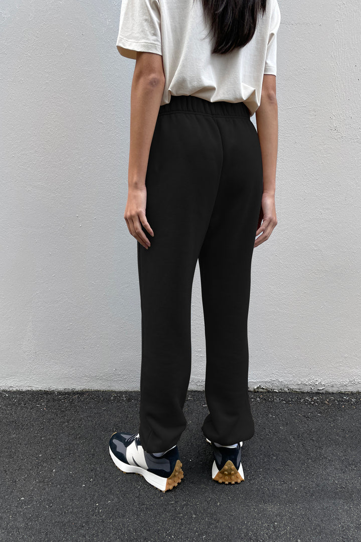 RELAXED FIT JOGGER in Black — alternate angle