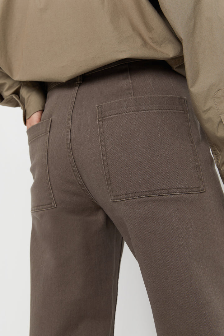 STRAIGHT LEG TWILL PANT in Turkish Coffee — alternate angle