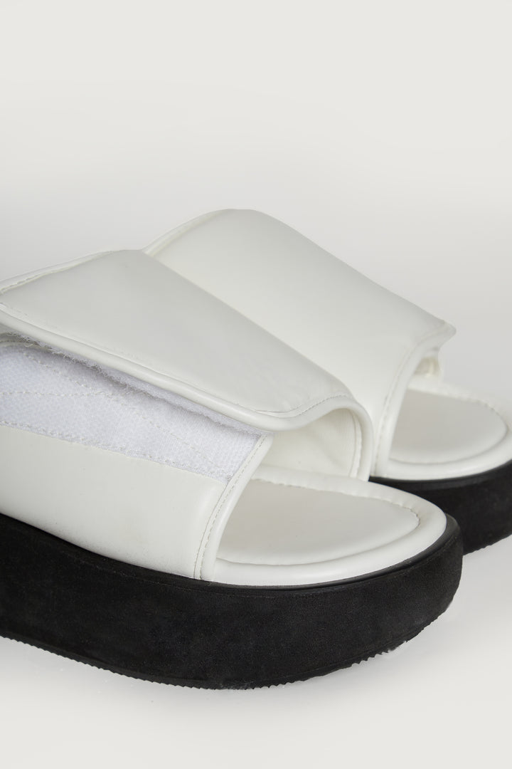 PLATFORM SANDAL in White — alternate angle