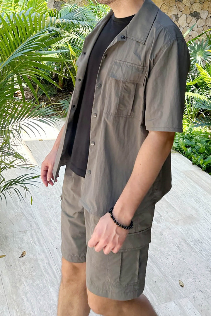 NYLON SHORT SLEEVE SHIRT in GARGOYLE — alternate angle