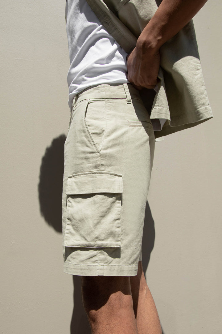 COTTON LINEN CARGO SHORT in Moss Grey — alternate angle