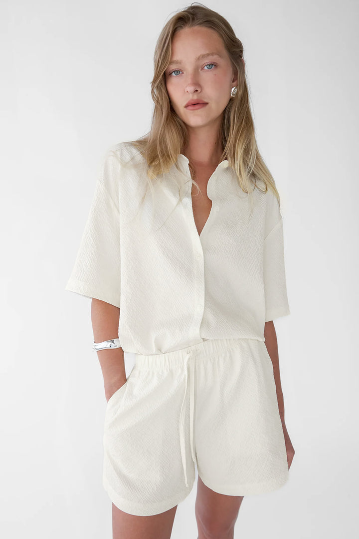 SEERSUCKER DRAWSTRING SHORT in Cream — alternate angle